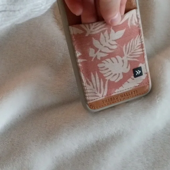 Thread Wallets Case - Picture 4 of 9